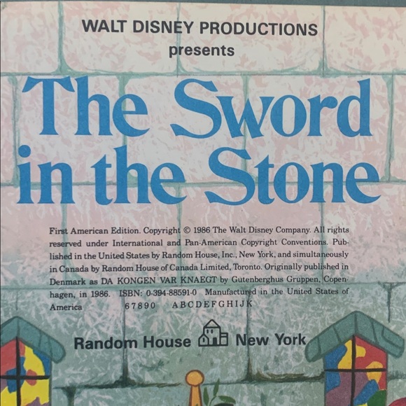 Vintage Disney books ‘The Sword In The Stone’ And ‘Sir Goofy And The Dragon’ - Picture 3 of 4